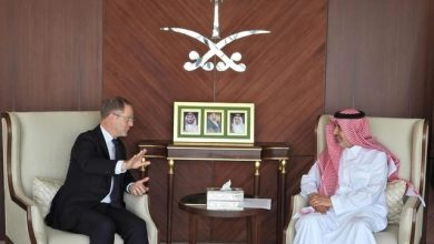 السفير السعودي بالقاهرة يستقبل نظيره البريطاني ويبحثان العلاقات الثنائية