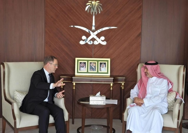 السفير السعودي بالقاهرة يستقبل نظيره البريطاني ويبحثان العلاقات الثنائية السفير السعودي بالقاهرة يستقبل نظيره البريطاني ويبحثان العلاقات الثنائية