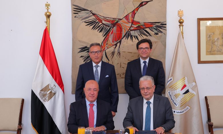 البنك الأهلي المصري ووزارة الثقافة يوقعان بروتوكول تعاون لتشغيل مبنى “السلطان حسين” وتحويله إلى مركز للعرض المتحفي والفني البنك الأهلي المصري ووزارة الثقافة يوقعان بروتوكول تعاون لتشغيل مبنى “السلطان حسين” وتحويله إلى مركز للعرض المتحفي والفني