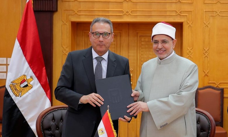 البنك الأهلي المصري يوقع بروتوكول تعاون جديد مع جامعة الأزهر لميكنة مدفوعات المصروفات الدراسية البنك الأهلي المصري يوقع بروتوكول تعاون جديد مع جامعة الأزهر لميكنة مدفوعات المصروفات الدراسية