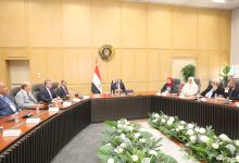 وزير الصناعة يلتقي بصنّاع ومُنتجي الحديد لتحويل مصر إلى مركز إقليمي لتجارة الحديد ومنتجاته