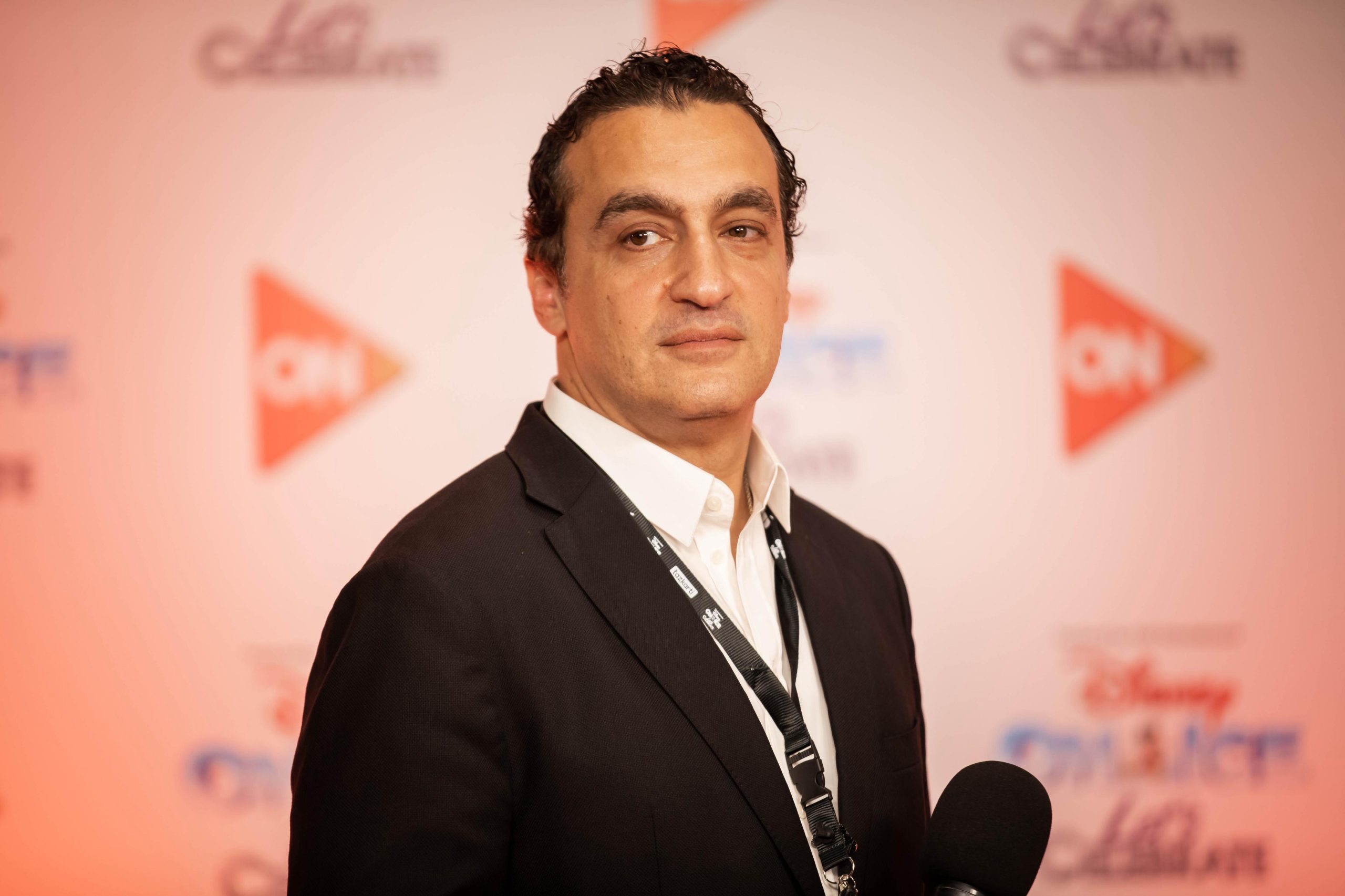 بالصور.. افتتاح عالمي لعروض ديزني أون آيس وسط إقبال جماهيري ضخم بحضور أبرز ممثلي شركة ديزني العالمية  