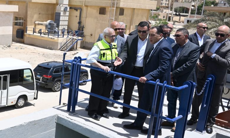 رئيس الوزراء يتفقد مشروع رفع كفاءة محطة مياه الشيخ زايد رئيس الوزراء يتفقد مشروع رفع كفاءة محطة مياه الشيخ زايد