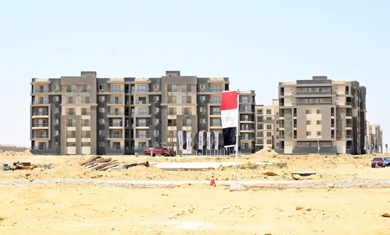 الشربيني: إصدار قرارات وزارية لتنفيذ مشروعات عمرانية متكاملة بتوسعات زايد الجديدة وتقنين وضع الأراضي الشربيني: إصدار قرارات وزارية لتنفيذ مشروعات عمرانية متكاملة بتوسعات زايد الجديدة وتقنين وضع الأراضي