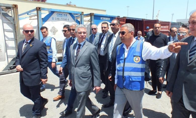 رئيس مصلحة الجمارك: خفض زمن الإفراج الجمركي إلى يومين فقط بنهاية 2025 رئيس مصلحة الجمارك: خفض زمن الإفراج الجمركي إلى يومين فقط بنهاية 2025