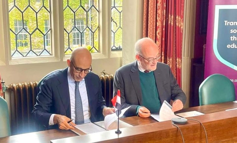 التربية والتعليم تتعاون مع جامعة كامبردج لتطوير منهج اللغة الإنجليزية التربية والتعليم تتعاون مع جامعة كامبردج لتطوير منهج اللغة الإنجليزية