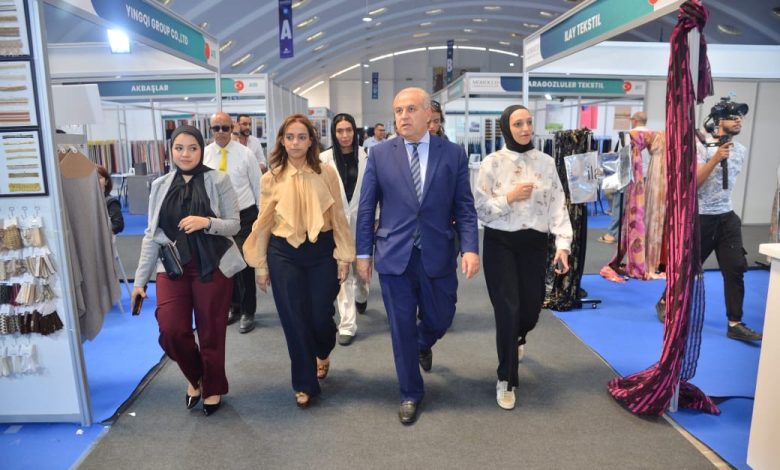 بالصور.. سفير مصر بالمغرب يزور المعرض الدولي للنسيج والموضة بالدار البيضاء بمشاركة شركات مصرية بالصور.. سفير مصر بالمغرب يزور المعرض الدولي للنسيج والموضة بالدار البيضاء بمشاركة شركات مصرية
