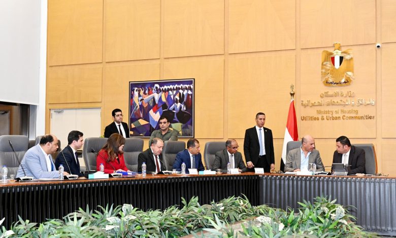 وزير الإسكان يعقد اجتماعه الدوري مع أعضاء البرلمان وزير الإسكان يعقد اجتماعه الدوري مع أعضاء البرلمان