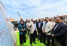 وزير الإسكان ومحافظ الشرقية يتفقدان مشروع صرف صحي سنهوا بمنيا القمح