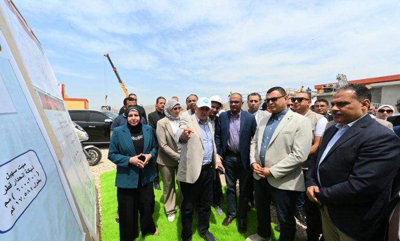 وزير الإسكان ومحافظ الشرقية يتفقدان مشروع صرف صحي سنهوا بمنيا القمح وزير الإسكان ومحافظ الشرقية يتفقدان مشروع صرف صحي سنهوا بمنيا القمح