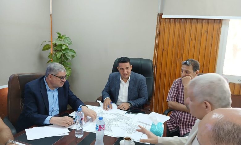 مسئولو الإسكان يتابعون موقف توفير القدرات الكهربائية لامتداد بني سويف الجديدة مسئولو الإسكان يتابعون موقف توفير القدرات الكهربائية لامتداد بني سويف الجديدة
