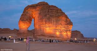 السعودية تستثمر 800 مليار دولار في القطاع السياحي وتستقبل 116 مليون زائر خلال 2024 السعودية تستثمر 800 مليار دولار في القطاع السياحي وتستقبل 116 مليون زائر خلال 2024