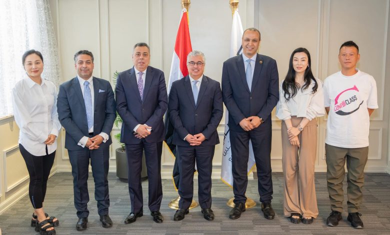 “شاوشين بيكي” الصينية تدشن مصنعا لإنتاج الملابس بقناة السويس باستثمارات 7 مليارات دولار 