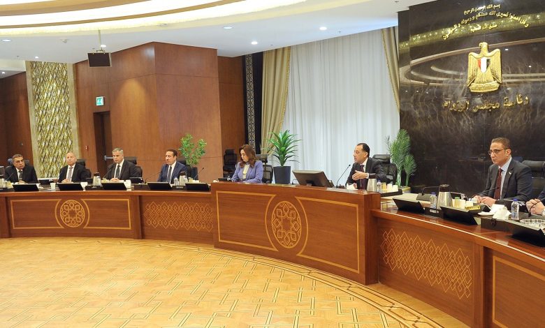 رئيس الوزراء يترأس الاجتماع السابع لمجلس المحافظين رئيس الوزراء يترأس الاجتماع السابع لمجلس المحافظين