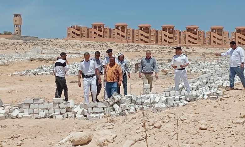 تنفيذ حملات إزالة تعديات ومخالفات بناء بالساحل الشمالي تنفيذ حملات إزالة تعديات ومخالفات بناء بالساحل الشمالي