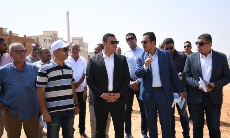وزير الإسكان يتفقد مشروعات الطرق و”كمبوند ديارنا” بمدينة العاشر من رمضان وزير الإسكان يتفقد مشروعات الطرق و”كمبوند ديارنا” بمدينة العاشر من رمضان