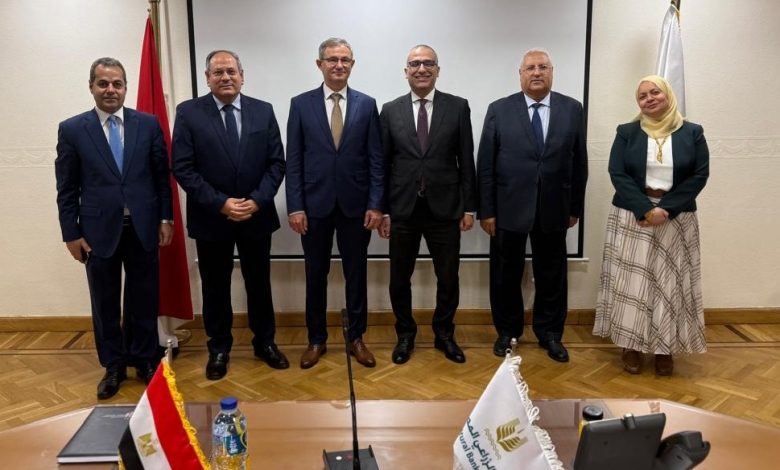 البنك الزراعي المصري يستقبل وزير الزراعة الصربي لبحث سبل التعاون في دعم التنمية الزراعية البنك الزراعي المصري يستقبل وزير الزراعة الصربي لبحث سبل التعاون في دعم التنمية الزراعية