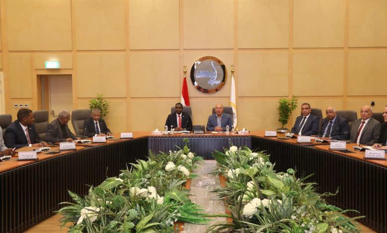 بقيمة 300 مليون جنيه.. بروتوكول تعاون بين وزارة النقل وسلطة الملاحة النهرية السودانية لتطوير ميناء وادي حلفا بقيمة 300 مليون جنيه.. بروتوكول تعاون بين وزارة النقل وسلطة الملاحة النهرية السودانية لتطوير ميناء وادي حلفا