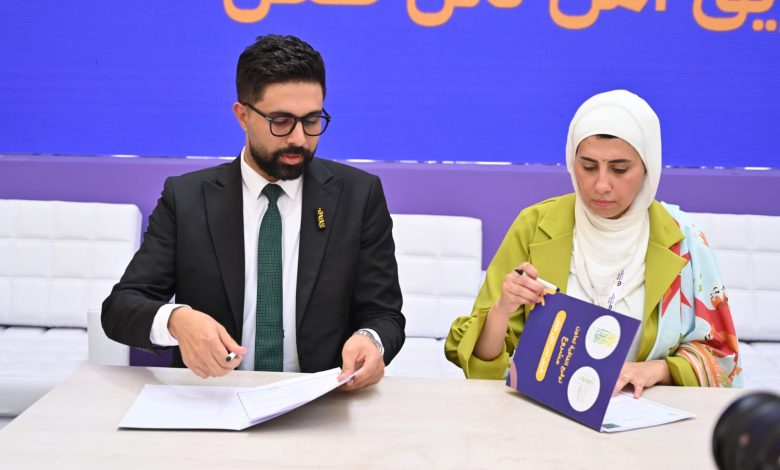 “من أحياها” و”غيث” توقعان اتفاقية شراكة لتوفير طرق آمنة لأطفال القري “من أحياها” و”غيث” توقعان اتفاقية شراكة لتوفير طرق آمنة لأطفال القري
