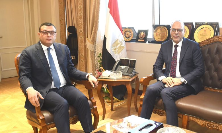 وزيرا الإسكان والعمل يبحثان التعاون في تدريب وتأهيل العمالة لقطاع التشييد والبناء وزيرا الإسكان والعمل يبحثان التعاون في تدريب وتأهيل العمالة لقطاع التشييد والبناء