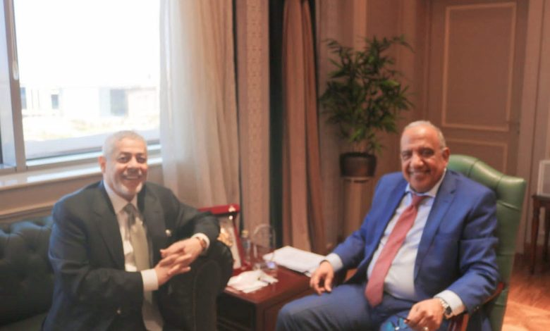 وزير الكهرباء: تم الانتهاء من أعمال تنفيذ مشروع توليد 500 ميجاوات من طاقة الرياح بالزعفرانة وزير الكهرباء: تم الانتهاء من أعمال تنفيذ مشروع توليد 500 ميجاوات من طاقة الرياح بالزعفرانة