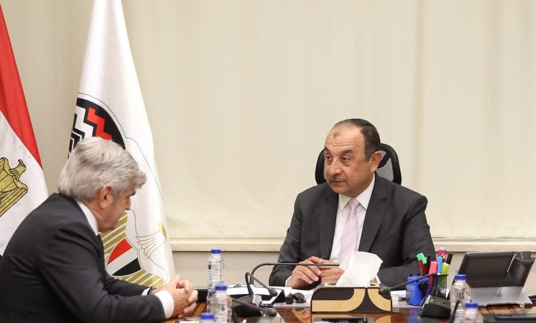 وزير قطاع الأعمال يبحث مع الرئيس التنفيذي لمجموعة “ماير تكنيمونت” الإيطالية تطورات مشروع حامض النيتريك وزير قطاع الأعمال يبحث مع الرئيس التنفيذي لمجموعة “ماير تكنيمونت” الإيطالية تطورات مشروع حامض النيتريك