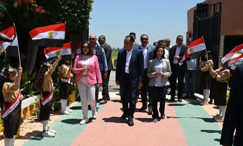 رئيس الوزراء يتفقد مدرسة رزق درويش الابتدائية بزاوية صقر في محافظة البحيرة رئيس الوزراء يتفقد مدرسة رزق درويش الابتدائية بزاوية صقر في محافظة البحيرة