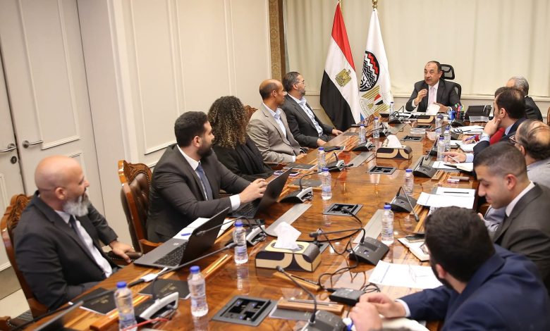 وزير قطاع الأعمال يبحث مع “SAP مصر” مستجدات تطبيق نظام “ERP” في الشركات التابعة وزير قطاع الأعمال يبحث مع “SAP مصر” مستجدات تطبيق نظام “ERP” في الشركات التابعة