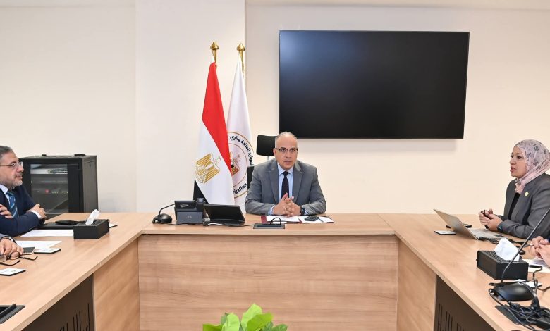 وزير الري يبحث مع أمين عام صندوق تطوير التعليم مقترح تنفيذ مشروع إنشاء “جامعة الغذاء” وزير الري يبحث مع أمين عام صندوق تطوير التعليم مقترح تنفيذ مشروع إنشاء “جامعة الغذاء”