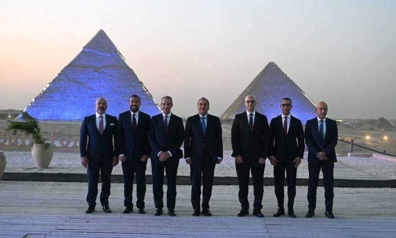 رئيس الوزراء يشهد الإطلاق الرسمي لخدمات الجيل الخامس للهاتف المحمول في مصر رئيس الوزراء يشهد الإطلاق الرسمي لخدمات الجيل الخامس للهاتف المحمول في مصر