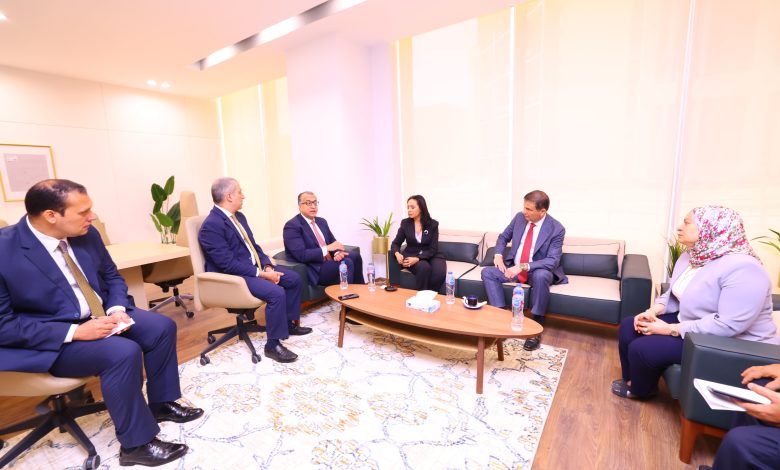 وزيرا الزراعة والتضامن يبحثان التعاون بين البنك الزراعي المصري وبنك ناصر في العاصمة الإدارية وزيرا الزراعة والتضامن يبحثان التعاون بين البنك الزراعي المصري وبنك ناصر في العاصمة الإدارية