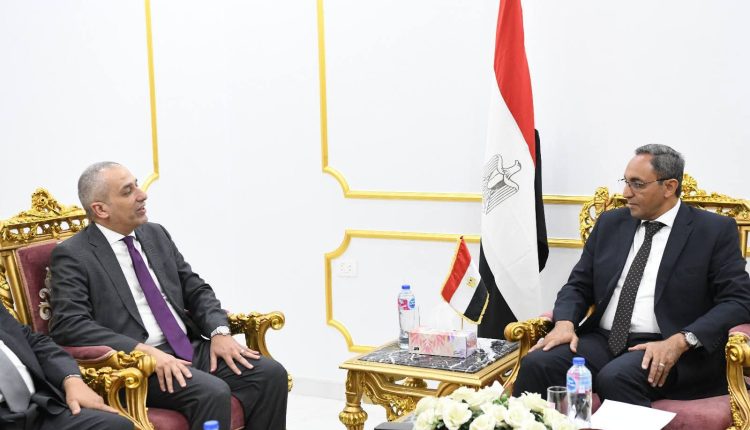 رئيس البنك الزراعي ومحافظ قنا يبحثان دعم المشروعات الزراعية وصناعة المركزات وتدوير المخلفات رئيس البنك الزراعي ومحافظ قنا يبحثان دعم المشروعات الزراعية وصناعة المركزات وتدوير المخلفات