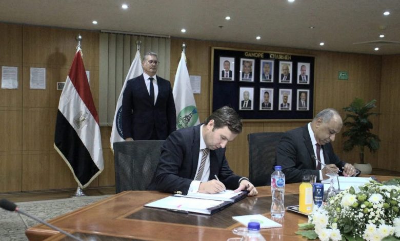 مصر توقع اتفاقية جديدة مع “لوك أويل” الروسية للبحث عن البترول في جنوب وادي السهل مصر توقع اتفاقية جديدة مع “لوك أويل” الروسية للبحث عن البترول في جنوب وادي السهل