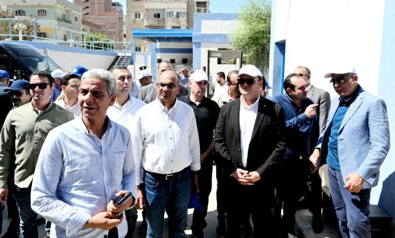 وزير الإسكان يتفقد مشروعات مياه الشرب بالعدوة في المنيا وزير الإسكان يتفقد مشروعات مياه الشرب بالعدوة في المنيا