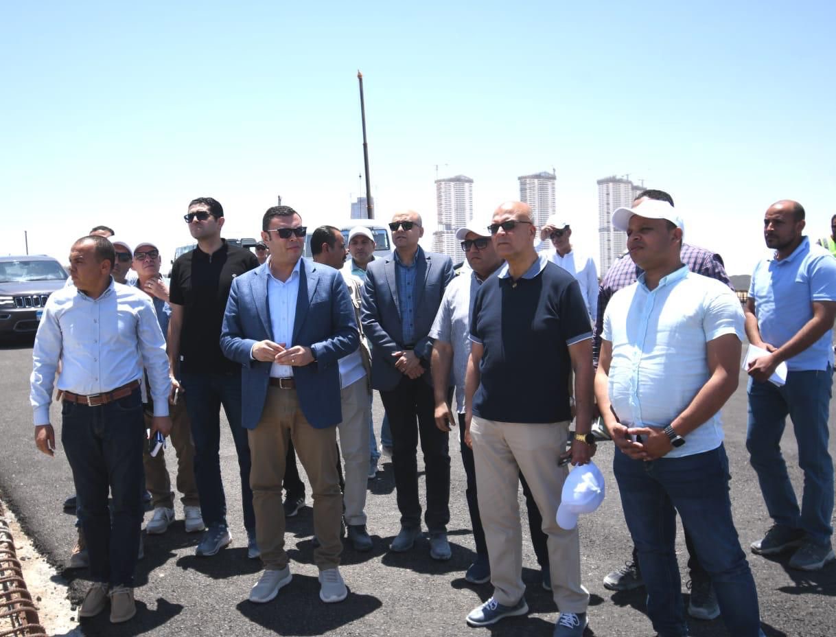 وزير الإسكان يتفقد مشروعات مدينة العلمين الجديدة: كوبرى C19 والمدينة التراثية والمنطقة الشاطئية