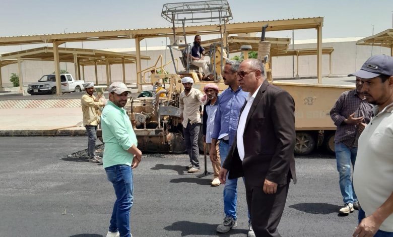 مصطفى هارب: الانتهاء من تنفيذ طرق الإسكان الاجتماعي بأخميم الجديدة