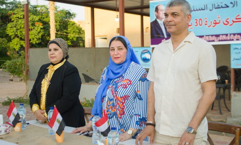 بالصور.. عبير عصام تكرم أوائل الشهادتين الابتدائية والإعدادية بالجيزة ف بالصور.. عبير عصام تكرم أوائل الشهادتين الابتدائية والإعدادية بالجيزة ف
