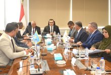 وزير الإسكان يبحث مع محافظ الوادي الجديد سبل دعم مشروعات مياه الشرب والصرف الصحي