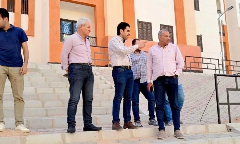 الشربيني يتابع مشروعات الإسكان والخدمات بالعبور الجديدة.. وتشديد على الالتزام بالجداول الزمنية وجودة التنفيذ الشربيني يتابع مشروعات الإسكان والخدمات بالعبور الجديدة.. وتشديد على الالتزام بالجداول الزمنية وجودة التنفيذ