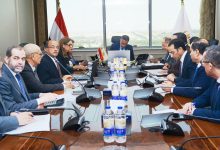خلال لقائه مع قيادات شركة مخابز القاهرة الكبرى.. وزير التموين يشدد على تطبيق الاشتراطات الصحية داخل مواقع الإنتاج