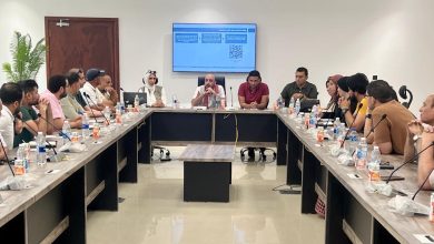 رئيس مدينة المنصورة الجديدة يلتقي السكان لبحث مطالبهم
