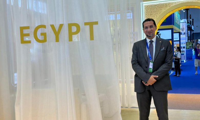 المنتج المصري يلفت الأنظار في الصين.. إقبال كبير على جناح غرفة صناعة الجلود في معرض كوانزو المنتج المصري يلفت الأنظار في الصين.. إقبال كبير على جناح غرفة صناعة الجلود في معرض كوانزو