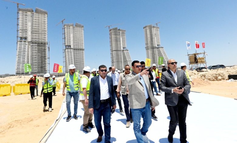 وزير الإسكان يكشف معدلات تنفيذ أبراج الداون تاون وبحيرات “كريستال لاجون” بالعلمين الجديدة