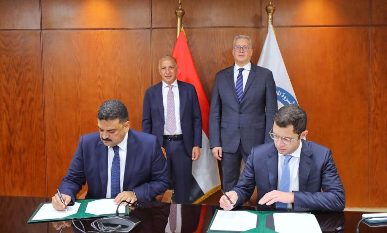 شراكة بين “هيئة الثروة المعدنية” و”مجموعة السويدي” لاستكشاف وإنتاج خام الفوسفات بمناجم السباعية شراكة بين “هيئة الثروة المعدنية” و”مجموعة السويدي” لاستكشاف وإنتاج خام الفوسفات بمناجم السباعية