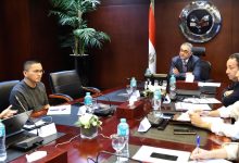 هيئة الاستثمار تبحث سُبل نقل سلاسل الإنتاج الصينية في قطاع الملابس إلى مصر