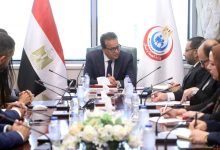 وزير الصحة يبحث مع شركة «ساندوز» تعزيز التعاون في توطين صناعة الأدوية ودعم المبادرات الصحية