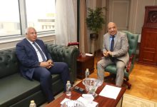 وزير الكهرباء ومحافظ الوادي الجديد يبحثان تعزيز وتأمين التغذية الكهربائية بالمحافظة
