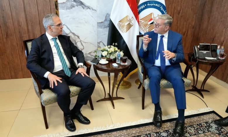 وزير البترول يبحث مع «شلمبرجير» تعزيز التعاون في مشروعات الاستكشاف وتطوير الحقول واستخدام الذكاء الاصطناعي وزير البترول يبحث مع «شلمبرجير» تعزيز التعاون في مشروعات الاستكشاف وتطوير الحقول واستخدام الذكاء الاصطناعي
