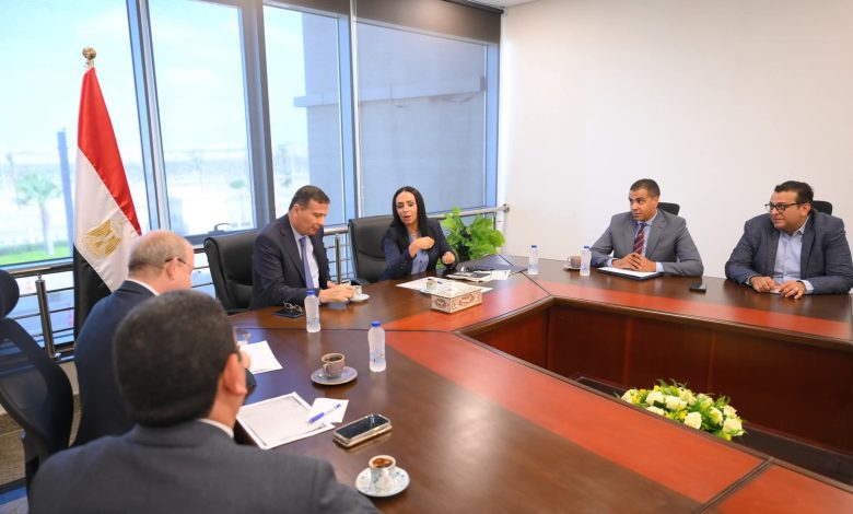 وزيرا التضامن والزراعة يبحثان الشراكة في إقامة معرض دائم لـ”ديارنا” لدعم وتمكين المرأة الريفية اقتصادياً وزيرا التضامن والزراعة يبحثان الشراكة في إقامة معرض دائم لـ”ديارنا” لدعم وتمكين المرأة الريفية اقتصادياً
