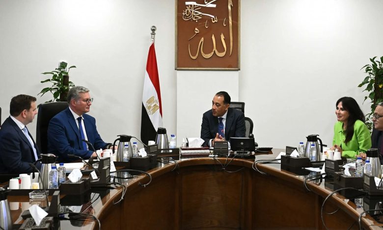 مدبولي يوجه بدفع مستحقات الشركاء الأجانب بقطاع البترول